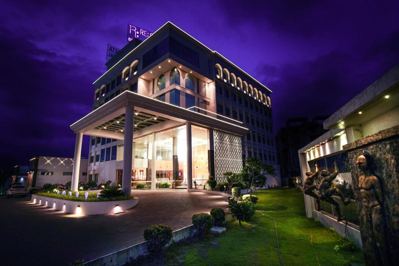 Regenta Central Somnath, Bhalpara Exteriör bild