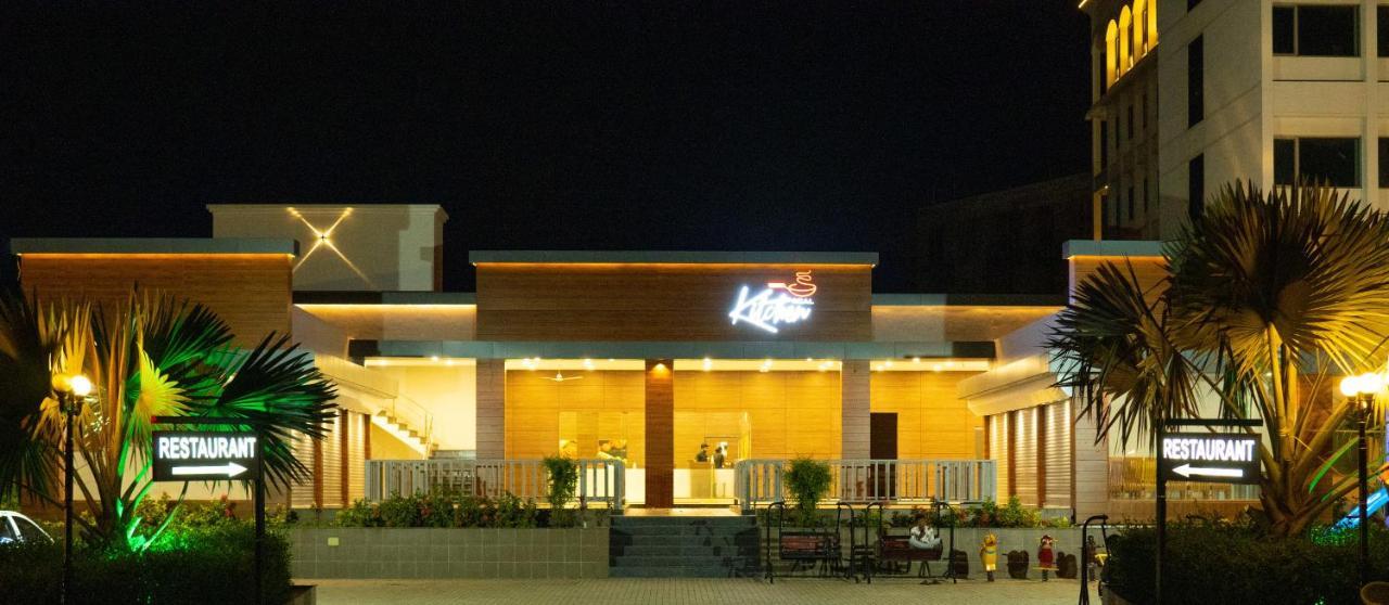 Regenta Central Somnath, Bhalpara Exteriör bild