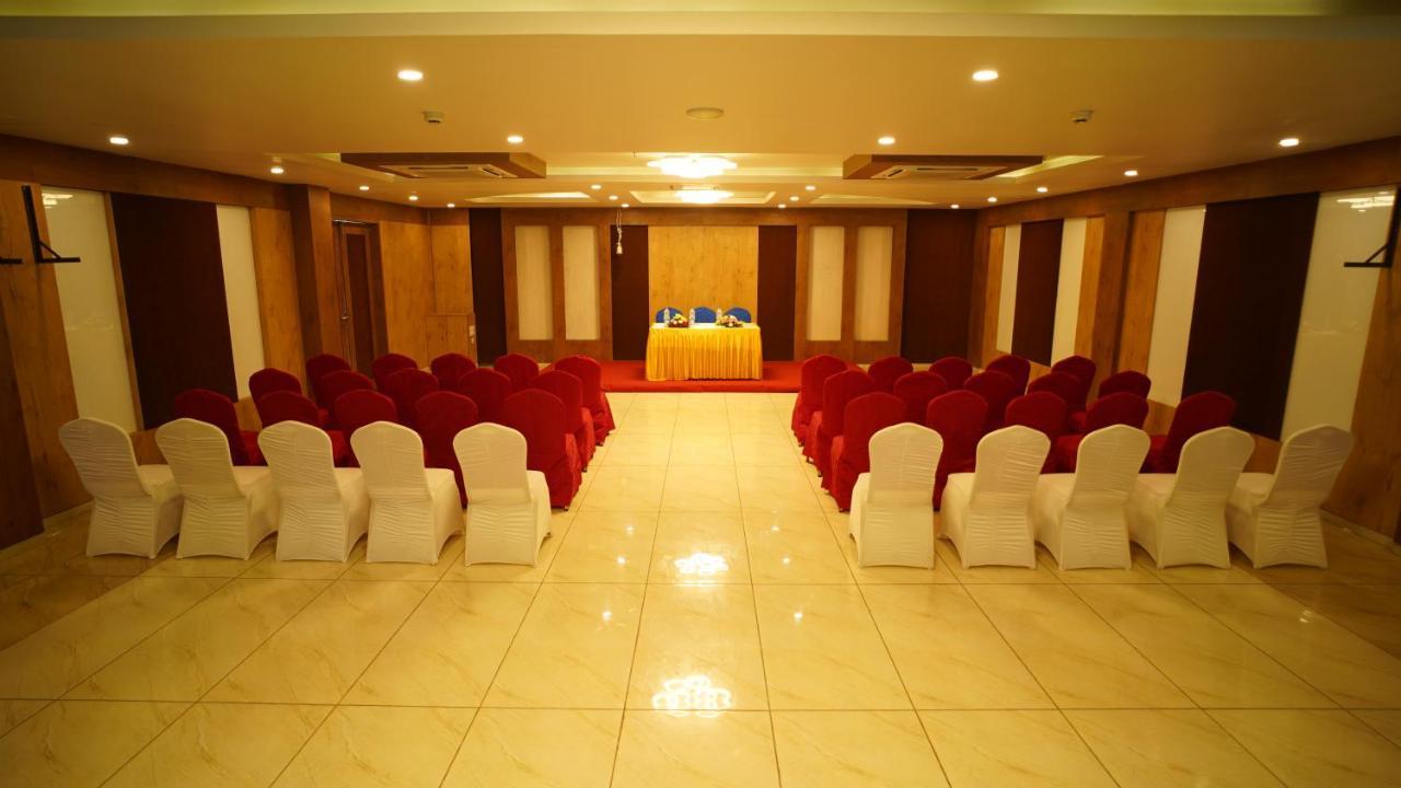 Regenta Central Somnath, Bhalpara Exteriör bild